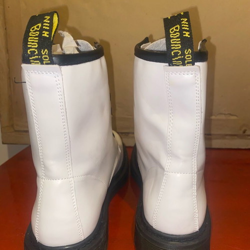 Women's white ankle boots like new, without laces