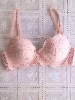 Romantic lace bra 70B like new, 4-level fastening, pink