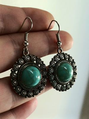 Vintage women's copper earrings with box