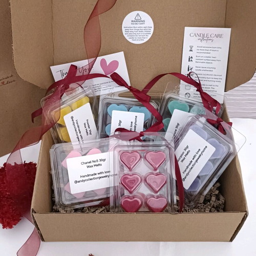 Wax Melts gift set with 6 premium heart-shaped clamshells made to order