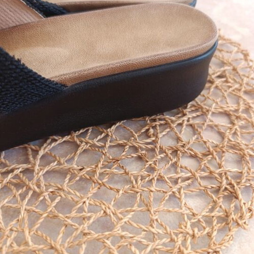 A.L.E. women's platform sandals like new, black, size 39