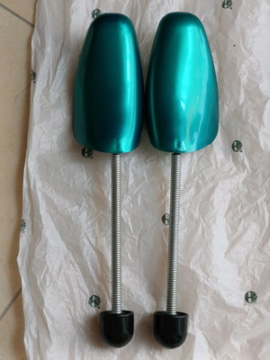 Plastic Shoe Trees like new, 2 green pairs and 1 brown pair
