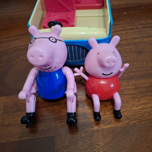Αυτοκίνητο Peppa Pig μεταχειρισμένο με 2 φιγούρες, 20x10 εκ