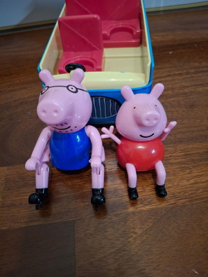 Αυτοκίνητο Peppa Pig μεταχειρισμένο με 2 φιγούρες, 20x10 εκ