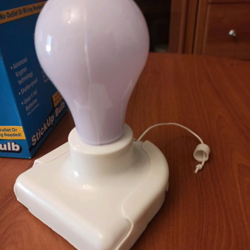 Battery lamp with base like new