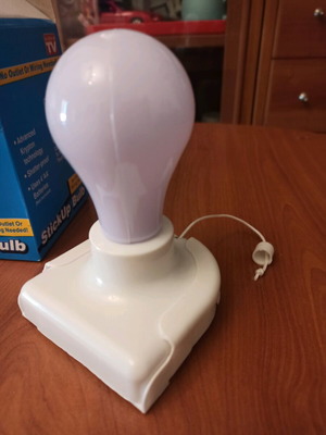 Battery lamp with base like new