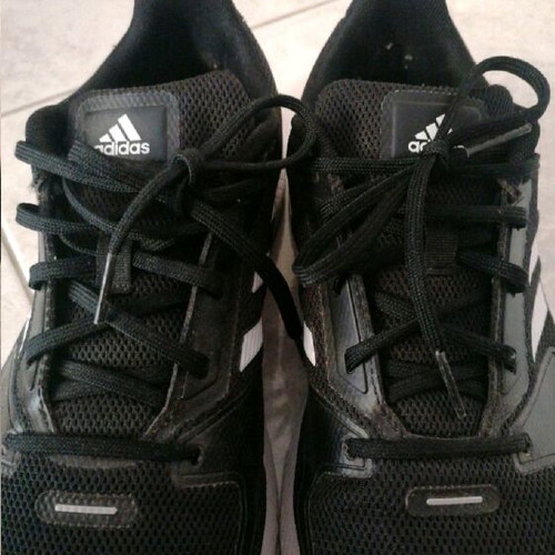 Αθλητικά παπούτσια Adidas μαύρα σαν καινούργια, μέγεθος 40