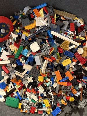 Lego αυθεντικά κομμάτια σαν καινούργια, παρτίδα 1 κιλού με ποικιλία