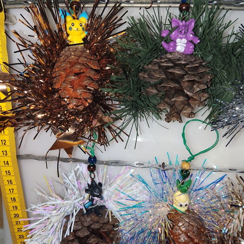 Pinecone Christmas ornaments new, pack of 12, natural decoration