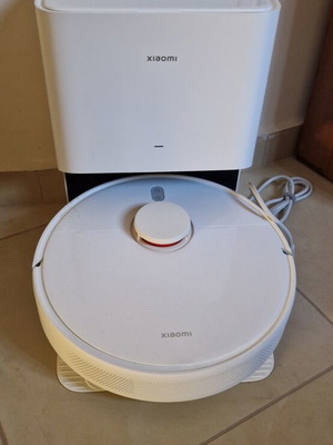 Xiaomi Robot Vacuum X10 with Auto-Empty Station like new
