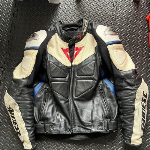 Dainese Avro C2 motorcycle jacket size 50 used