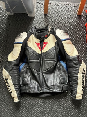 Μπουφάν μηχανής Dainese Avro C2 μέγεθος 50 μεταχειρισμένο