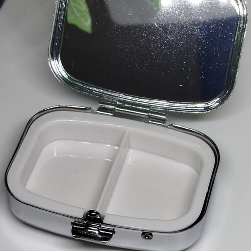Metal pillbox new with colorful design