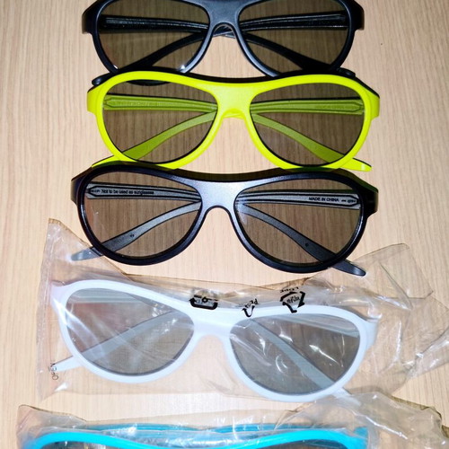 LG Cinema 3D Glasses pack of 8 like new with Clip-On for vision