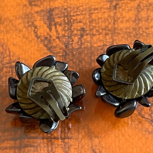 Large earrings with hematite vintage clip like new