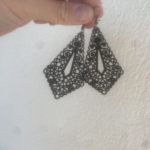 Earrings new black color with design