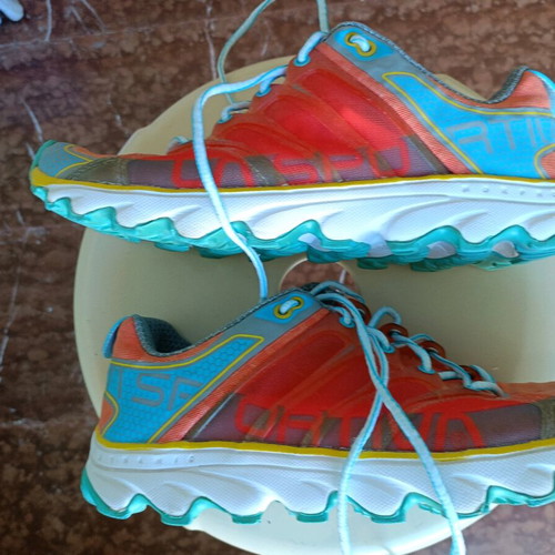 La Sportiva athletic shoes like new, size 40, multicolor