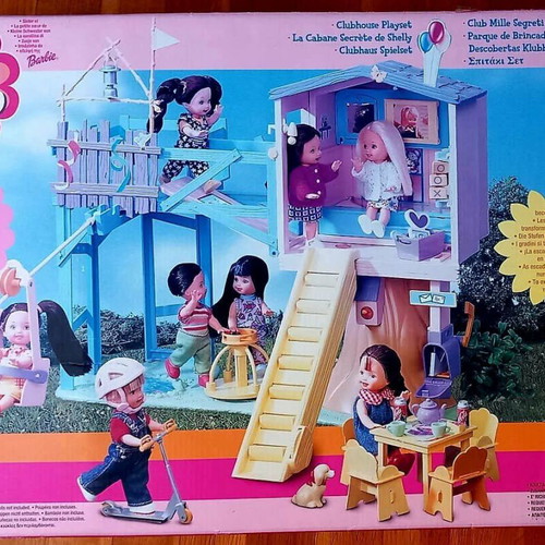 Shelly Kelly Club Lots of Secrets Clubhouse sealed, new Mattel