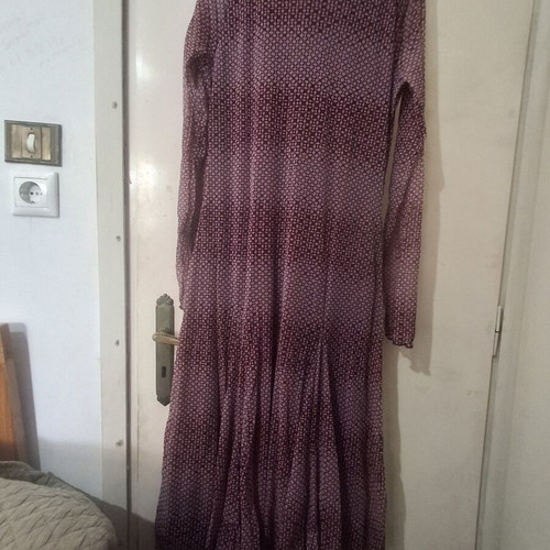Alma Libre burgundy dress like new, tulle sleeves, lined