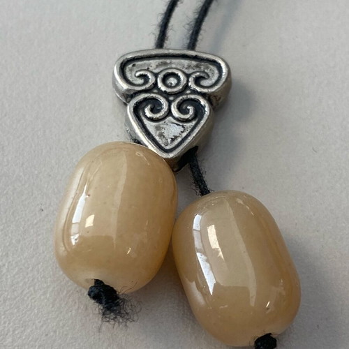 Collectible worry beads like new with dark beige glass beads 22 cm