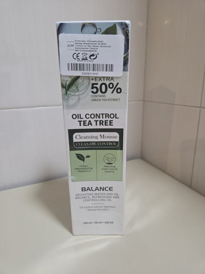 Tea Tree Oil Control Cleansing Mousse with Green Tea Extract