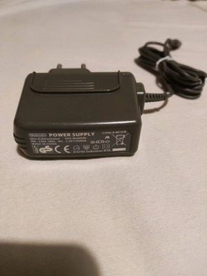 Φορτιστής Nintendo DS Lite μεταχειρισμένος, αυθεντικός