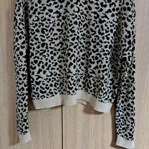 Animal print blouse no L H&M like new, multicolor