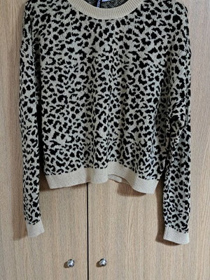 Animal print blouse no L H&M like new, multicolor