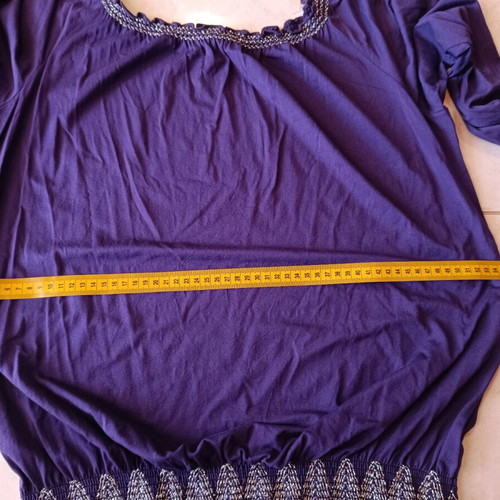 Purple blouse with elastic like new, size 3