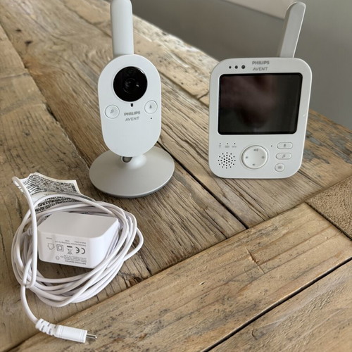 Philips Avent Baby Monitor like new with LCD screen