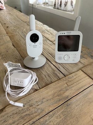 Philips Avent Baby Monitor like new with LCD screen