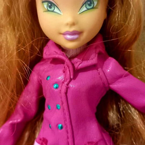Winx Club Flora doll used with different boots