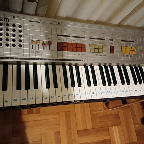 Gem G-10 harmonium keyboard