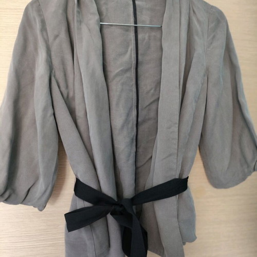 Blazer H&M used, short with belt in beige color size M