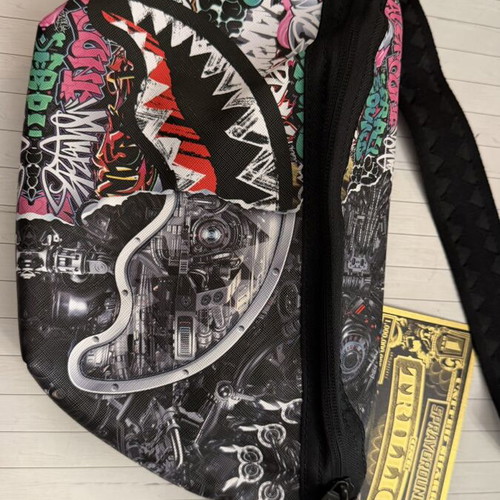 Sprayground Split Cybershark Savvy bag like new, colorful, medium size