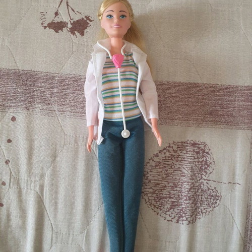 Barbie doctor like new