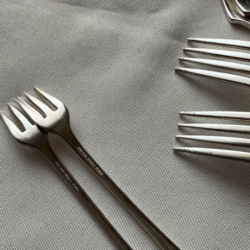 Vintage Oneida Modena silver-plated cutlery set 10 pieces used
