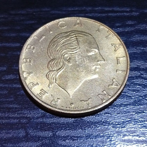 Italian 200 Lire 1995 like new