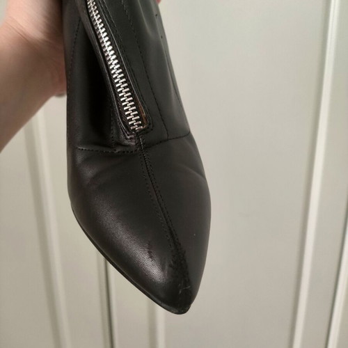 Black ankle boots size 37 like new with zipper