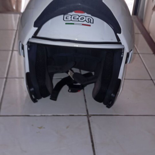 Bron motorcycle helmet size M (57-58)