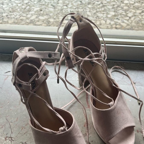 Dusty pink velvet pumps used, size 40