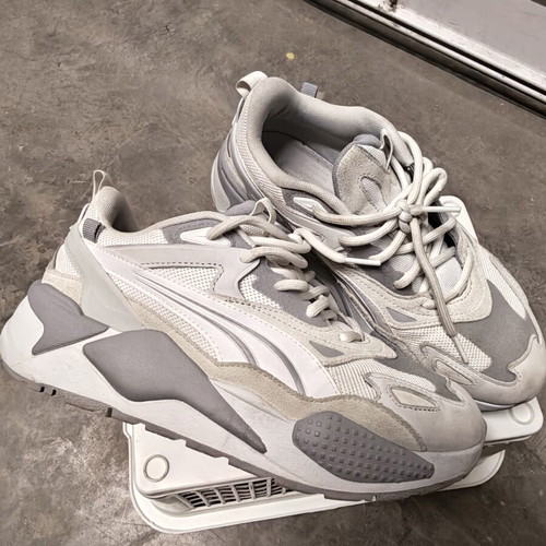 Puma casual athletic shoes used, size 41, white and grey
