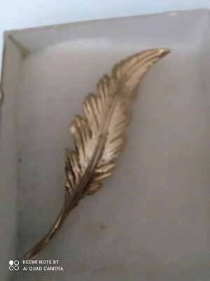 Gold-Plated Solid Collectible Taiwan Pin like new