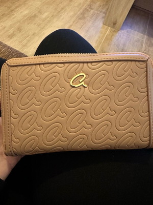 Axel wallet pink nude with gold details new