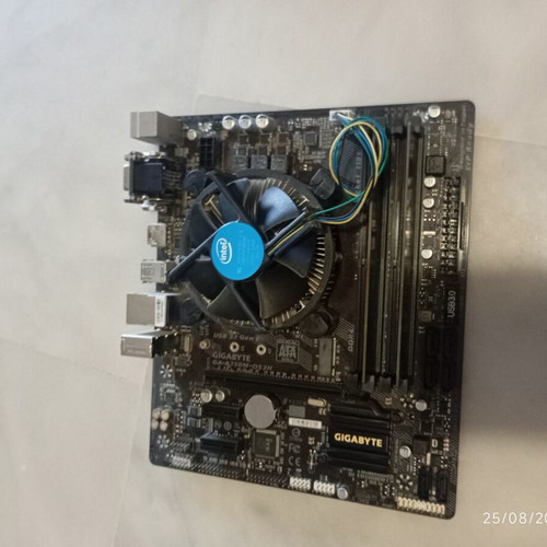 Gtx 1070 graphics card with i7 7700 CPU, 16GB DDR4 RAM, Gigabyte motherboard