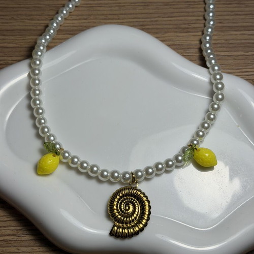 Handmade necklace new, white and gold