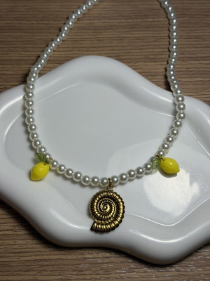 Handmade necklace new, white and gold