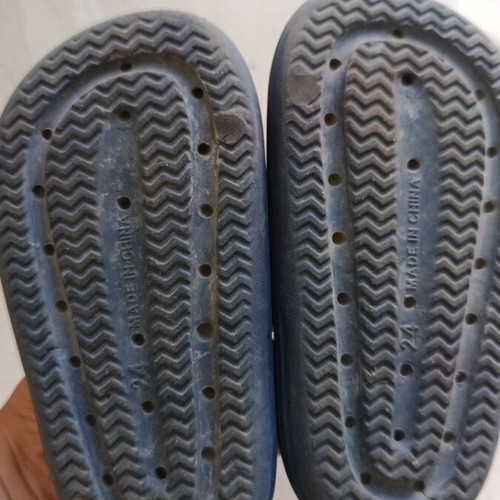 Plastic slippers size 24 like new