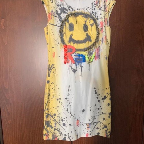 Dress with emoji design like new, size M, white and yellow