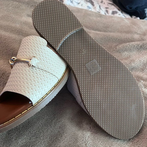 Level Anatomic flat sandals size 40 new, white with gold detail